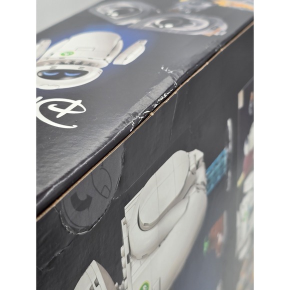 LEGO 43279 Disney Pixar Wall-E and EVE - NEW - Damaged Box - Picture 7 of 12